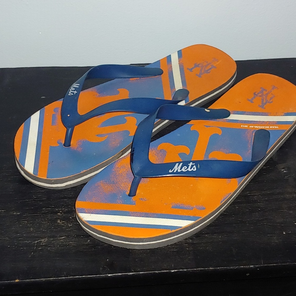 NY Mets flip-flops size 7/8(large)